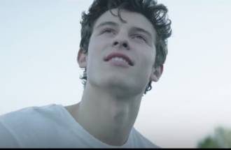 Is Shawn Mendes’ “In My Blood” as Mesmerizing as “Don’t Dream It’s Over” by Crowded House?
