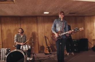 Brett Dennen’s Newest Is Reminiscent of “Like A Rolling Stone!”